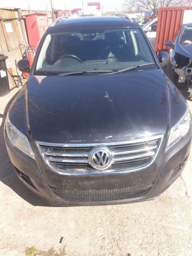 Dezmembram Vw tiguan 5N 2.0 tdi 4x4 cod motor CBA cutie manuala 6+1