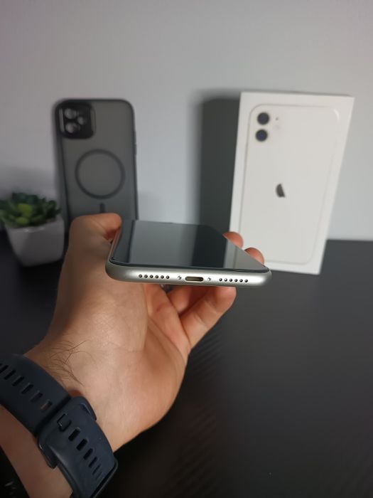 Apple iPhone 11, Silver - Ca nou!