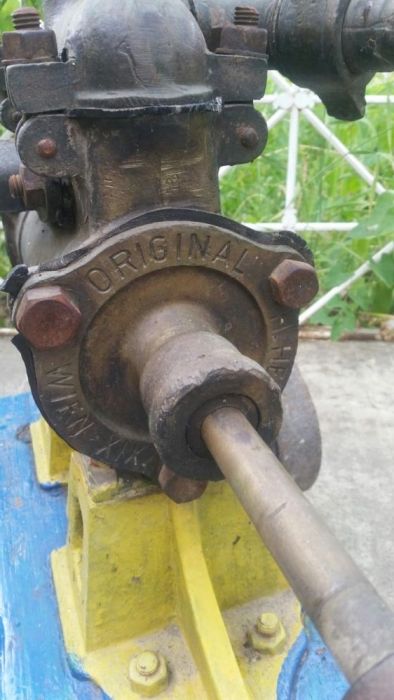 Pompa tras vin, antichitate