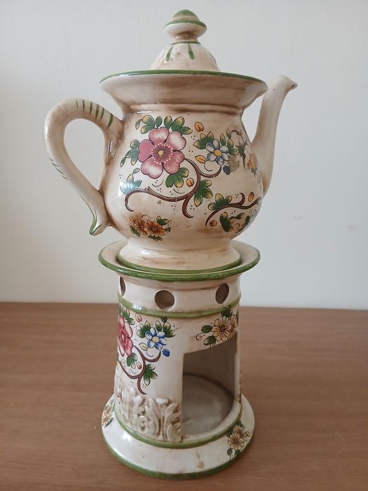 Порцеланов чайник