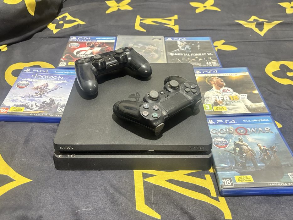 Игровой Плейстейшен 4