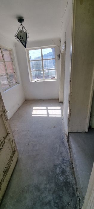 Vand casa singur pe curte utilitati:Gaz,Curent,Canalizare,Apa