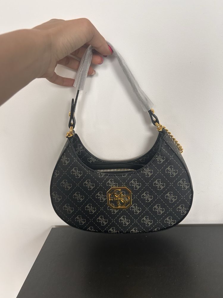 Дамска малка чанта Guess