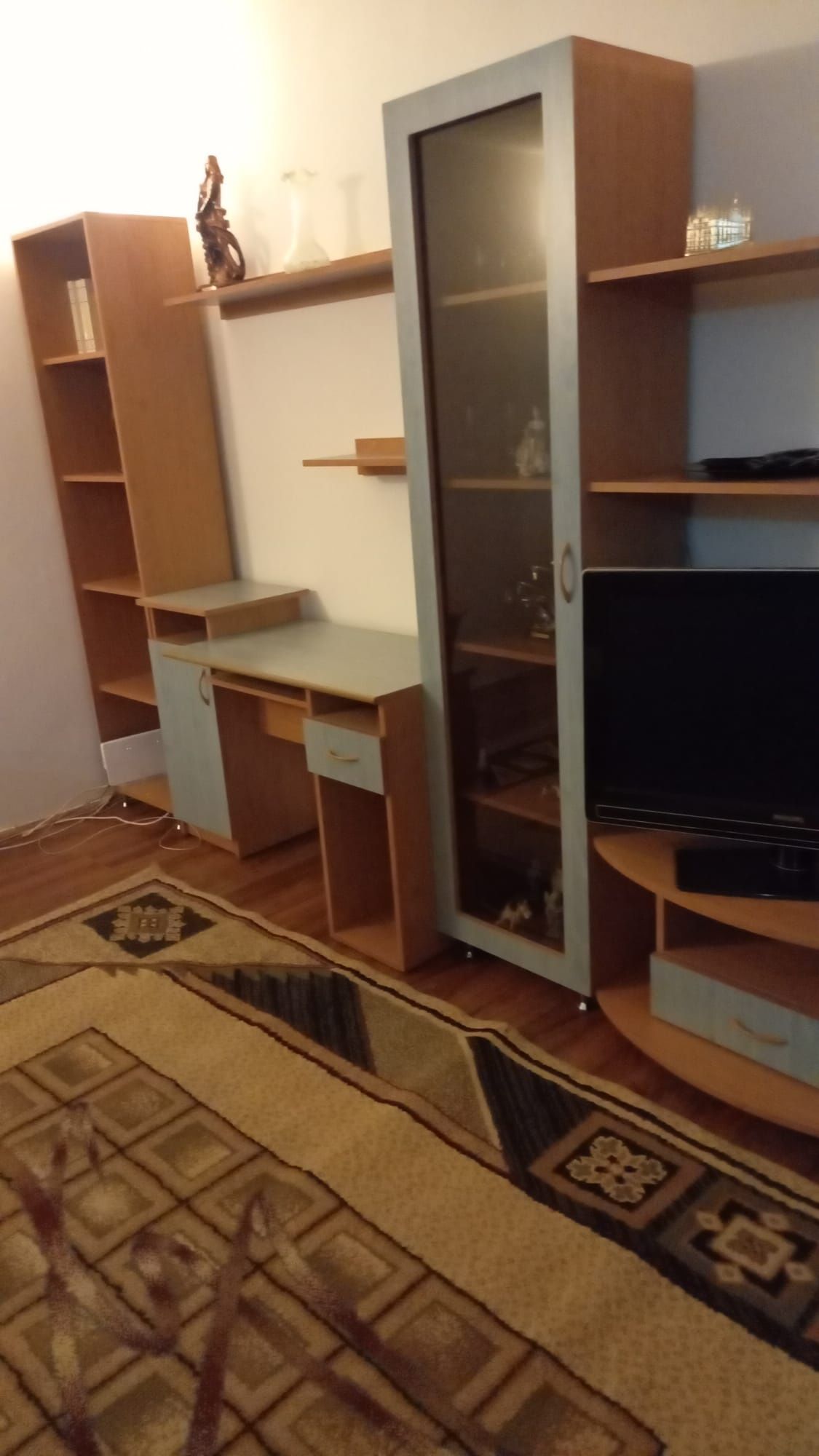 Închiriez apartament Ostroveni