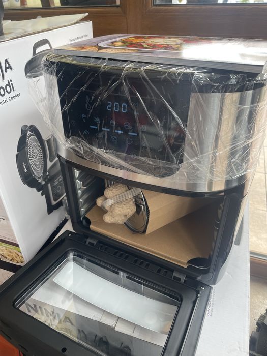 Cuptor multifunctional cu aer cald