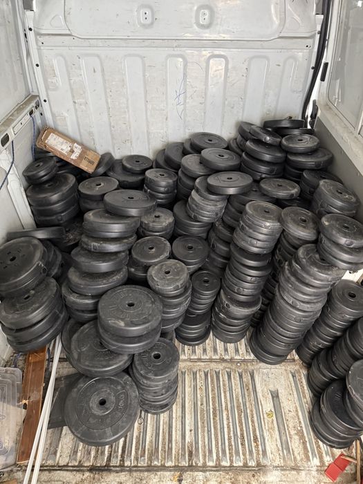 Discuri pt. Gantere, halterede la 075 kg la 15 kg 6 lei kg la 100 kg.