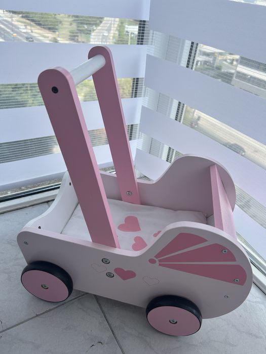 Carucior pentru papusi