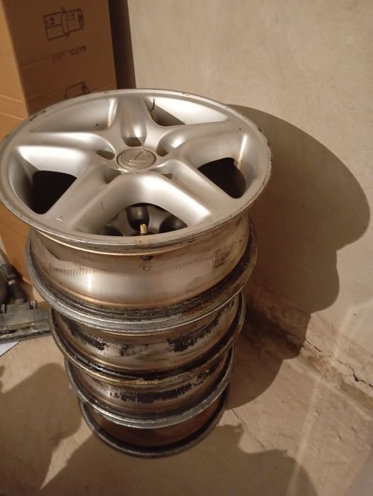 Продам диски Лексус R16