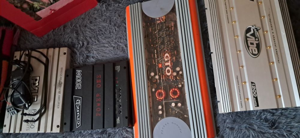 Subwoofer auto,stație auto