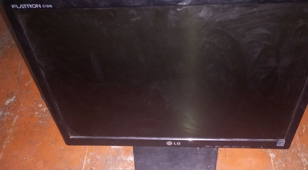 Lg monitor yaxshi holatda