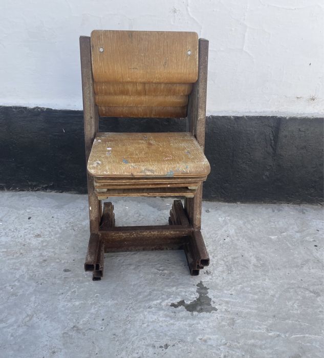 Орындық 4 штук бар