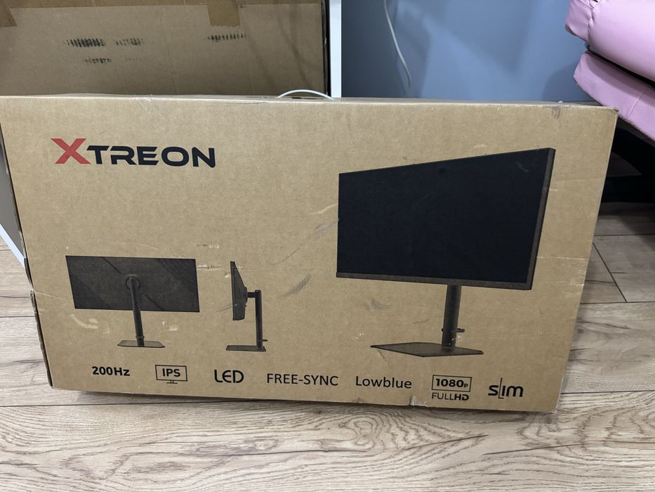 Продам монитор Xtreon