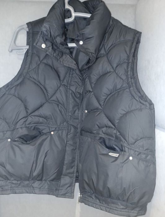 Продам.  Почти      новая