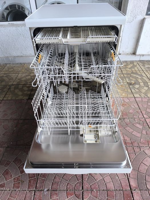 Съдомиялна Miele G 4302 SC - 60см. Свободностояща.