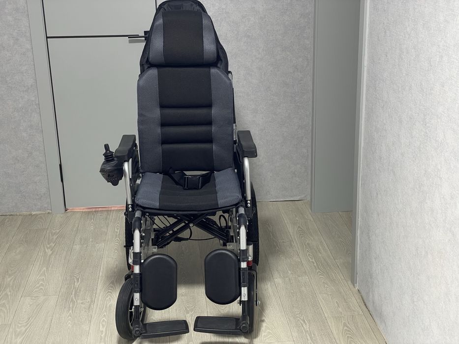 Электроприводная инвалидная коляска