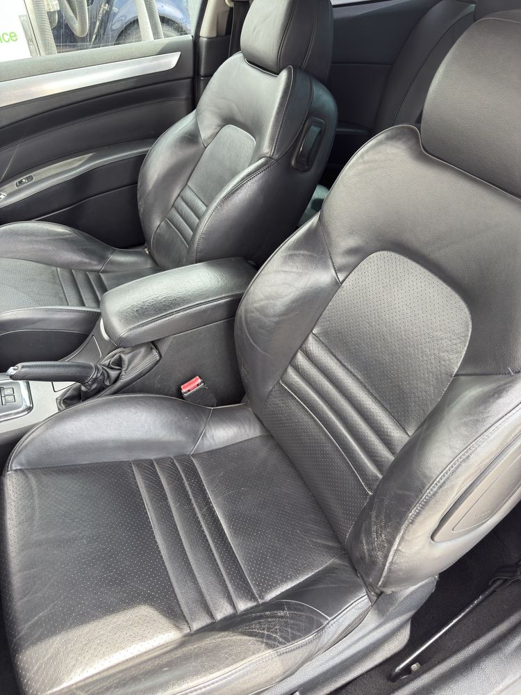 Peugeot 407 coupe  2.7hdi V6 BI-TURBO 204CP automat