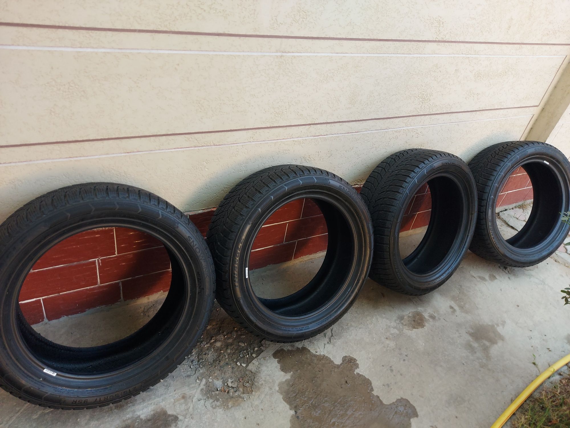 Продается зимняя резина Triangle 215/50R17


---

Продаю зимнюю шину T