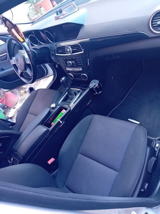 Vând Mercedes Benz 2012