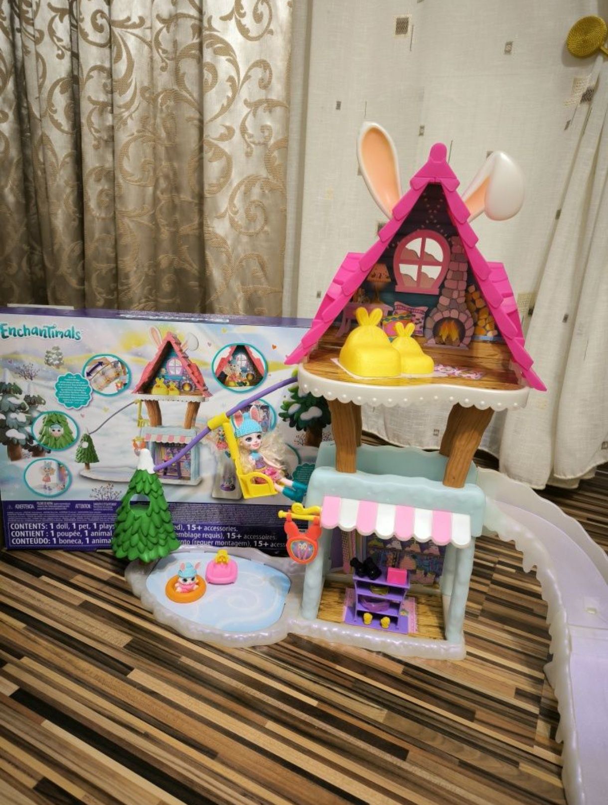 Enchantimals Cabana de Schi cu Bevy Bunny