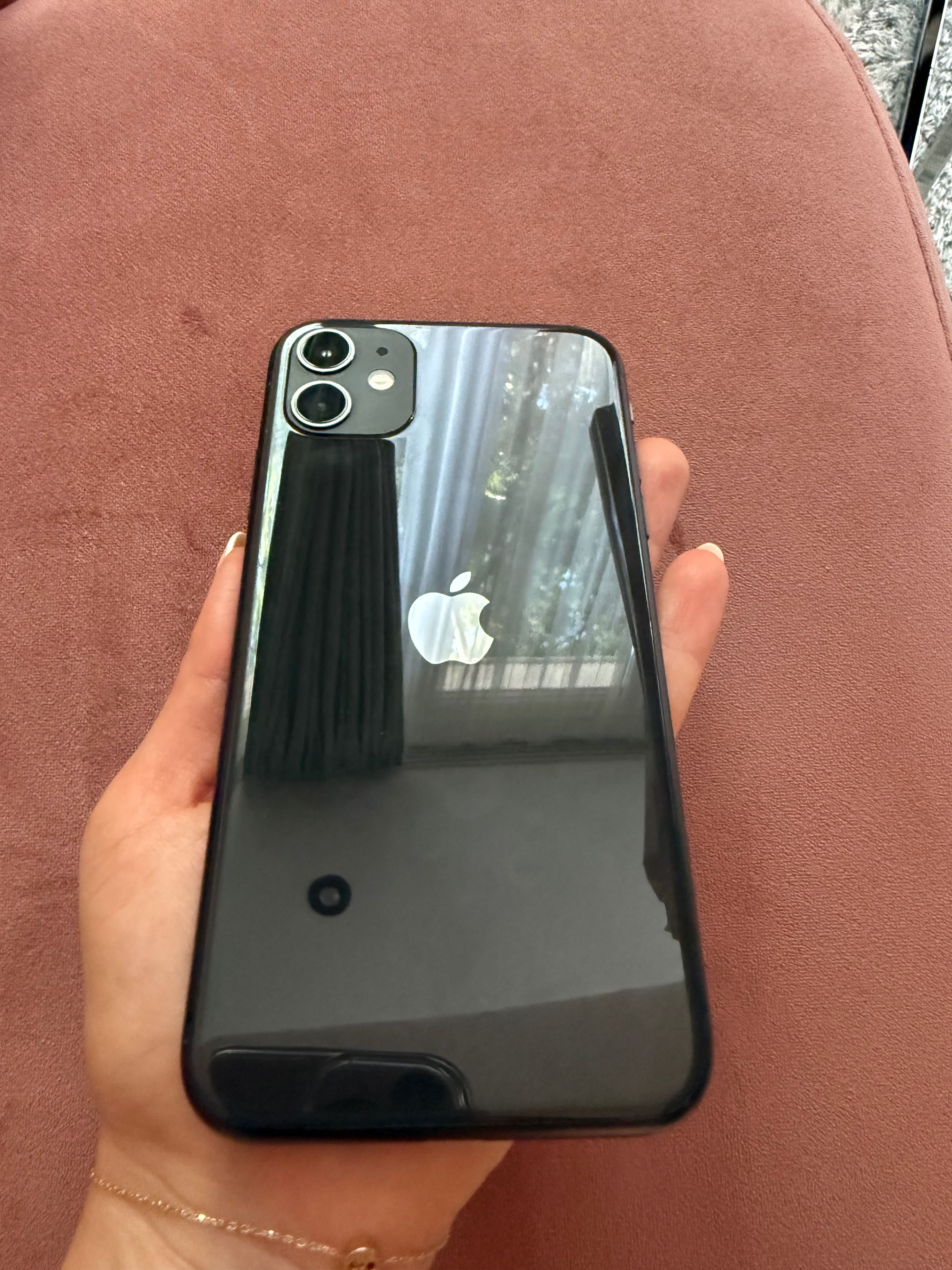 iPhone 11 -  64GB