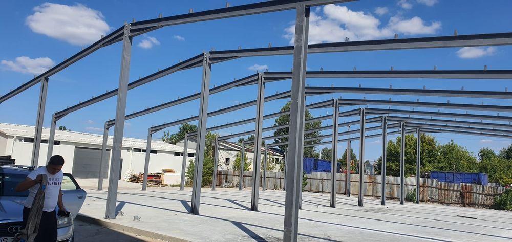 Structura metalica invelita cu panou sandwich, placa beton