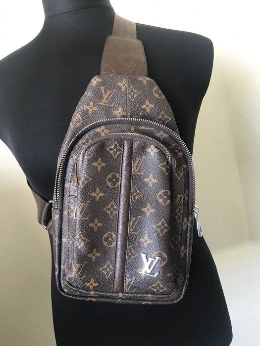Geanta de umar Louis Vuitton , impecabila