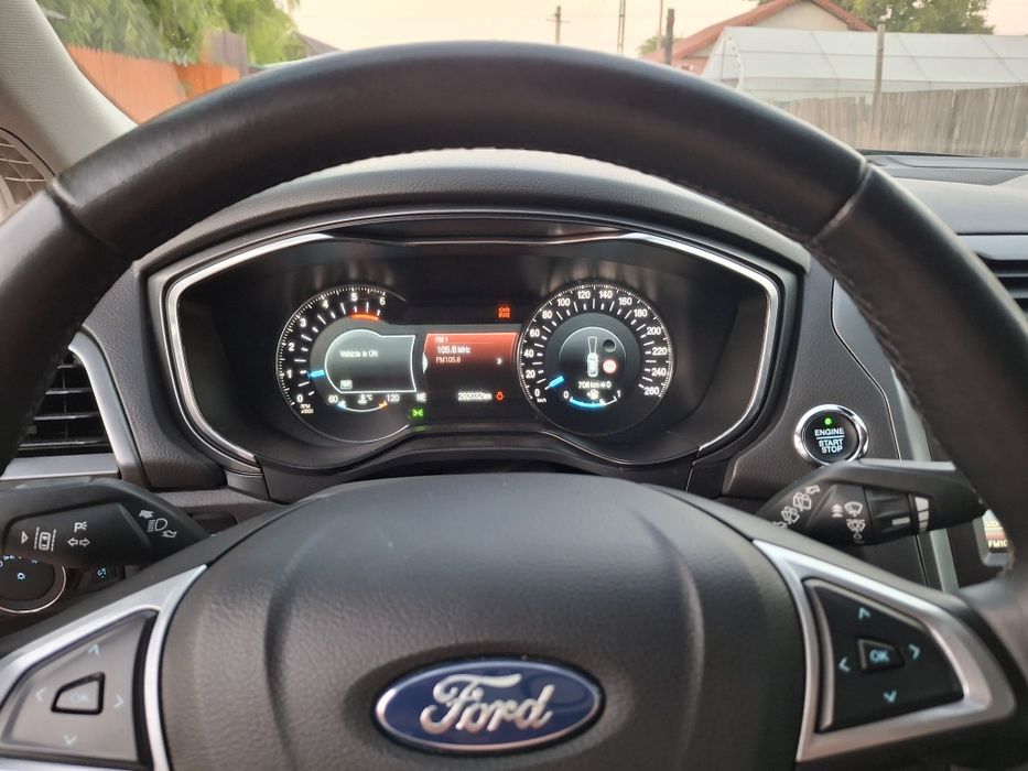 Vând Ford mondeo