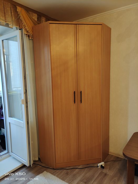 Продается шкаф угловой