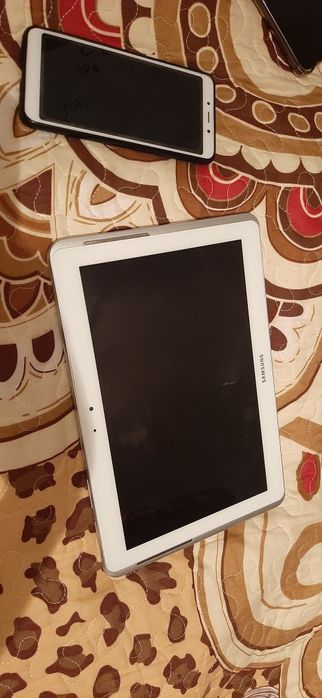 Айпад и телефон на запчасти