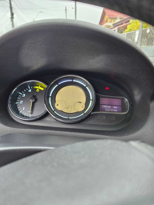 Vând renault megane 3 2014 luna 09 motor 1.5 dCi 110cp