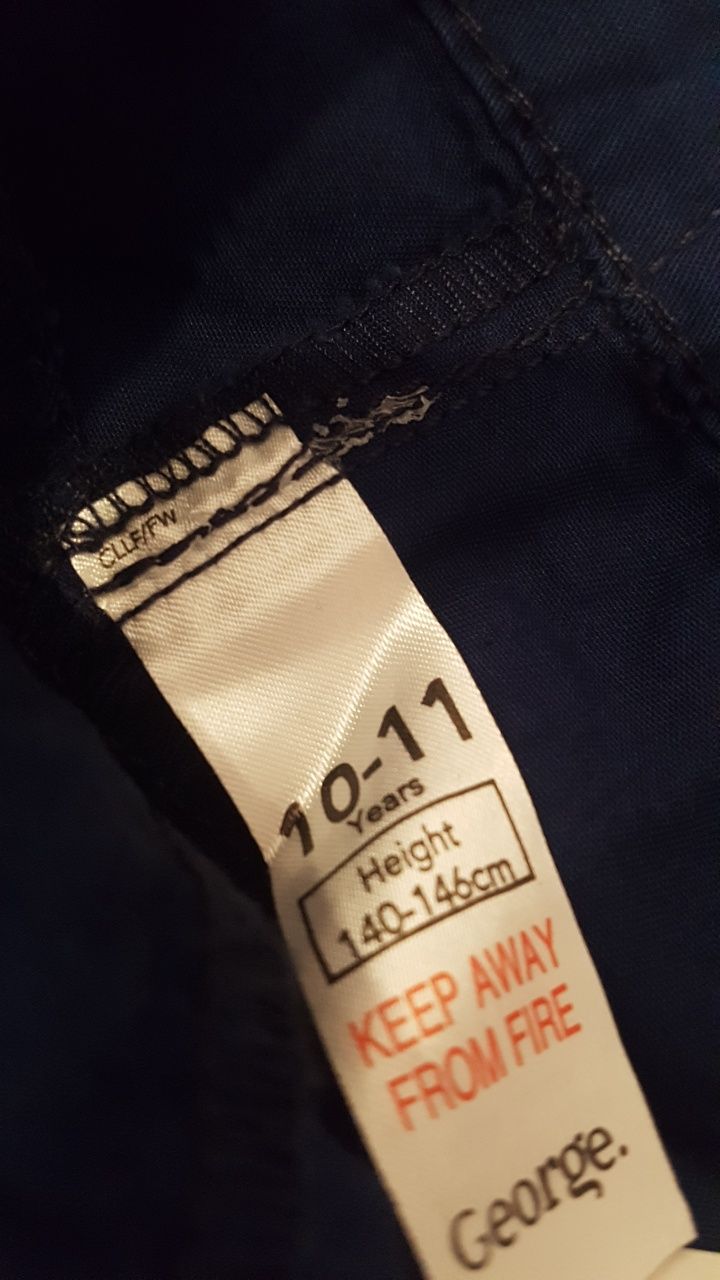 Pantaloni scurți fete, noi cu etichetă,  marca George,  10-11 ani