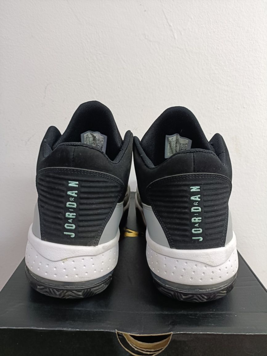 Jordan Max Aura 2 номер 42 код 11A