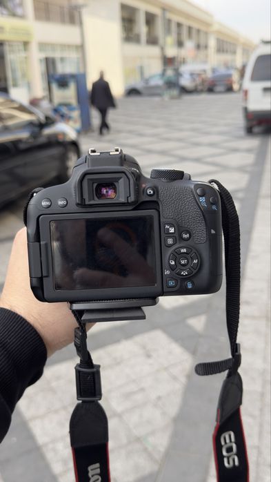 Canon 800D sotladi zo’r xolatta