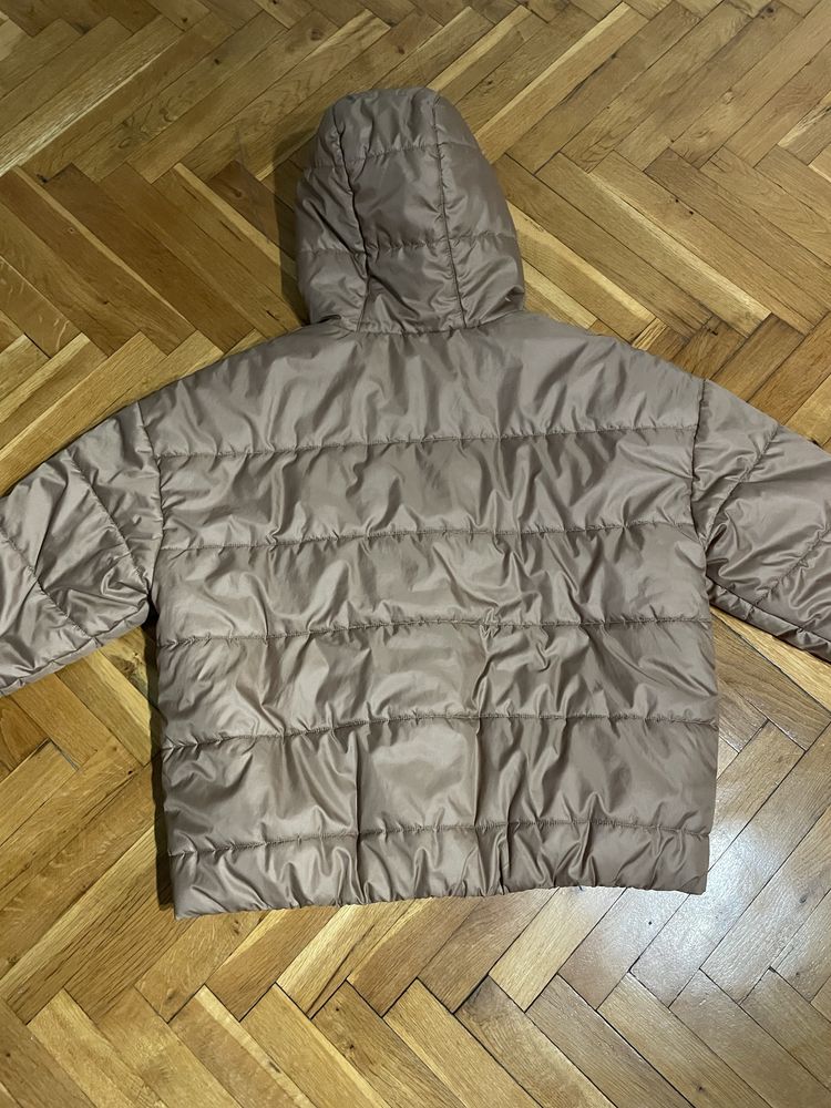 Бледо кафяво яке на nike