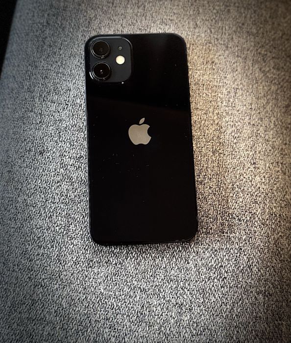 Телефон IPhone 12 mini