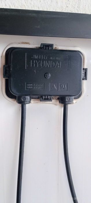 Panou Solar Fotovoltaic HYUNDAI 300W, Rama neagra