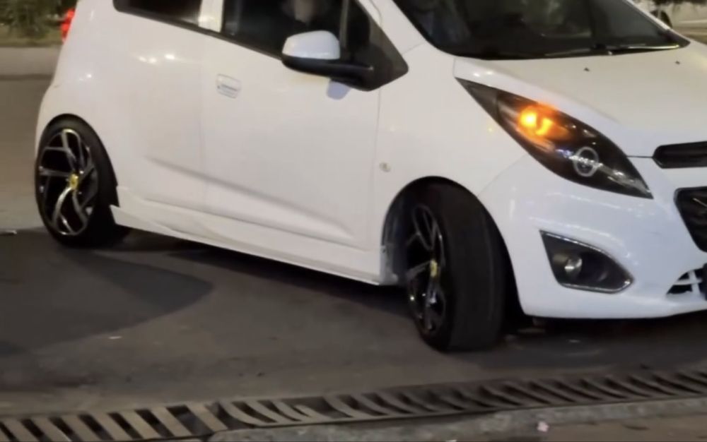 Kovani Bentley Bacalar R17 va Balon RATOLLA 205/40/17R  bilan