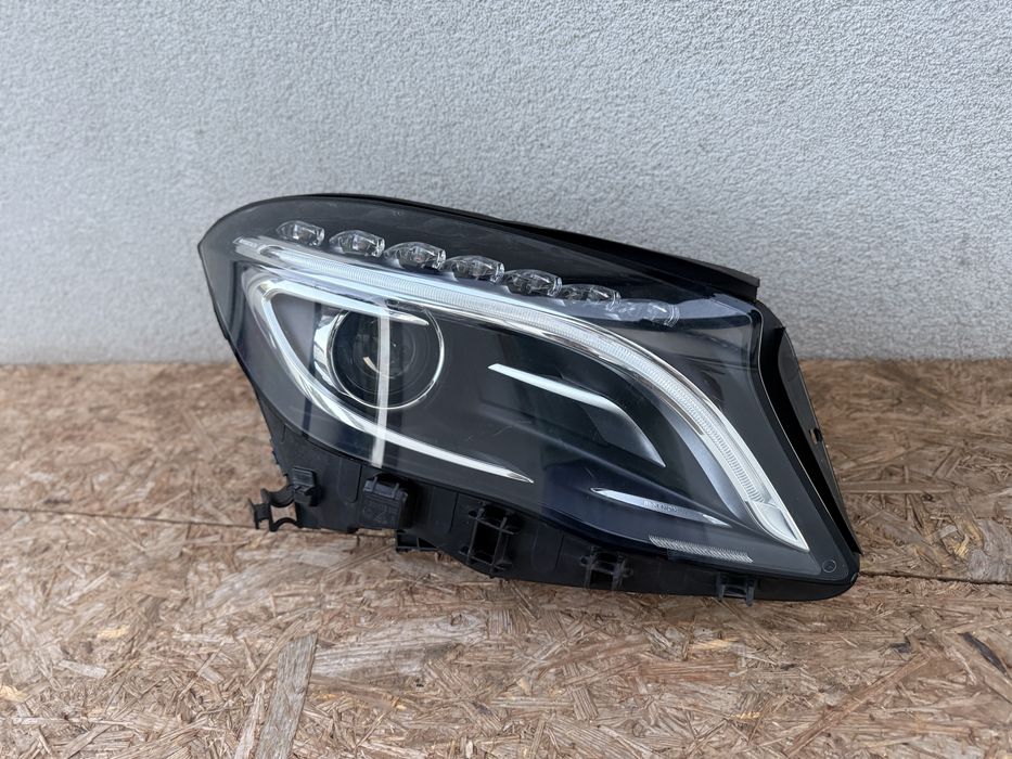 Far dreapta Mercedes GLA W156 Xenon + LED Original Europa
