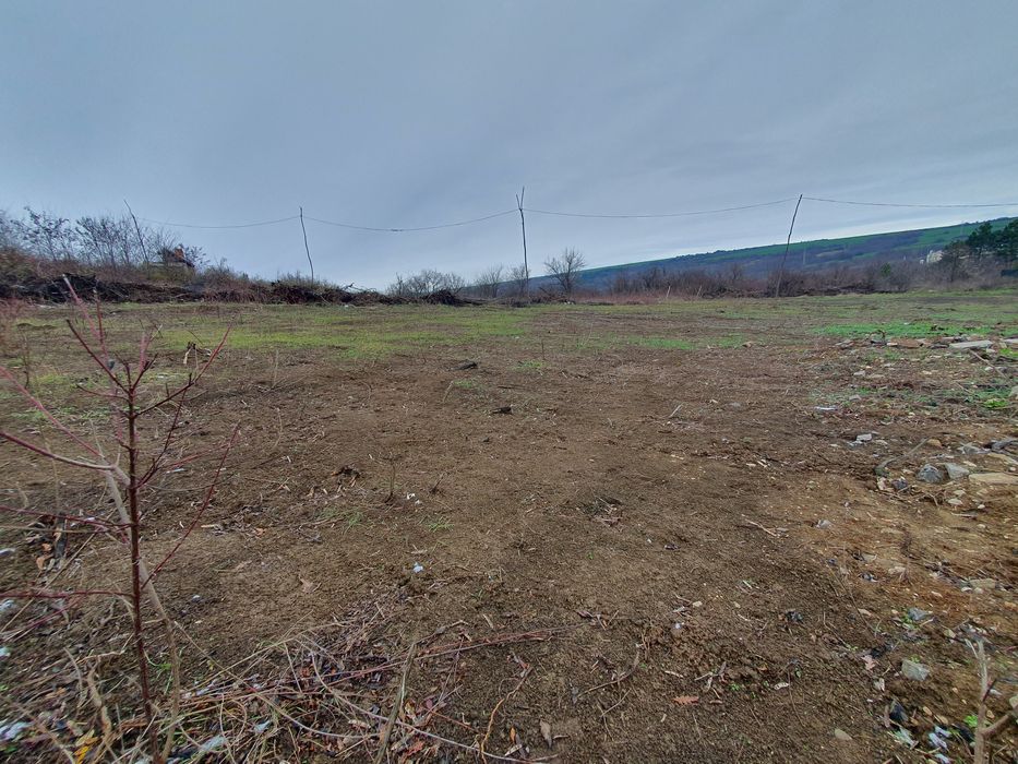 Продава се Парцел в Велико Търново, Промишлена зона - Запад - 1680 кв.м за 42 €/кв.м - Снимка #1