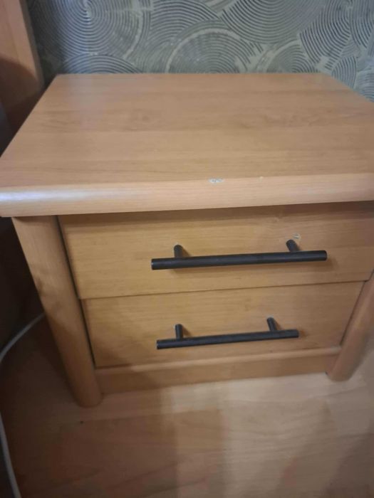 спалня с гардероб шкафчета, комод и тоалетка