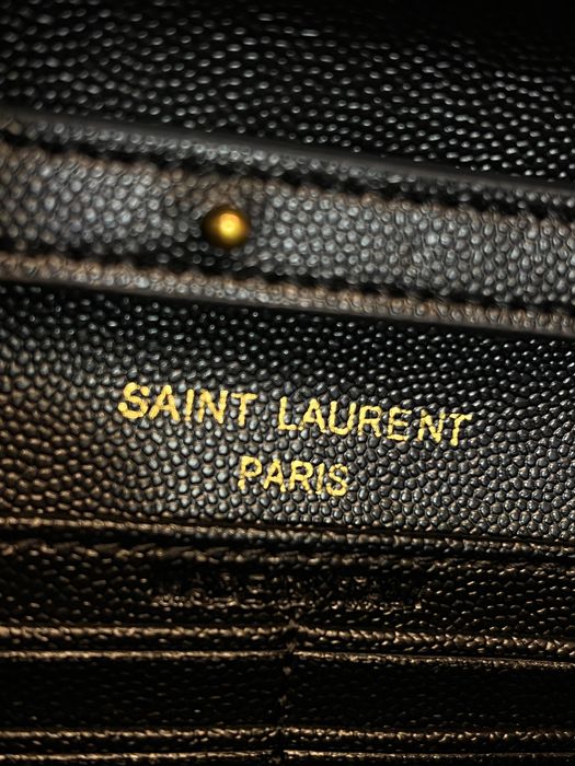 Geanta Saint Lauren neagra, piele fină si moale.