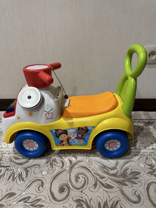 Машинка толокар с urbantoys