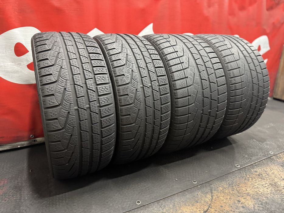 235 40 19/295 35 19, Зимни гуми, Спорт пакет,Pirelli SottoZero, 4 броя