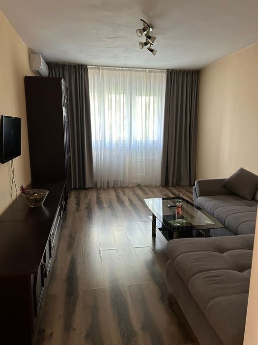 Închiriere Apartament 3 camere, zona Nord, complet mobilat