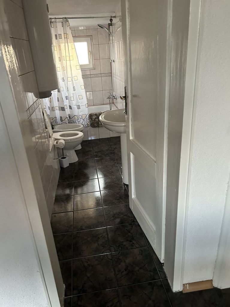 Дава се под наем Тристаен апартамент в София, Лозенец - 97 кв.м за 600 € - Снимка #5