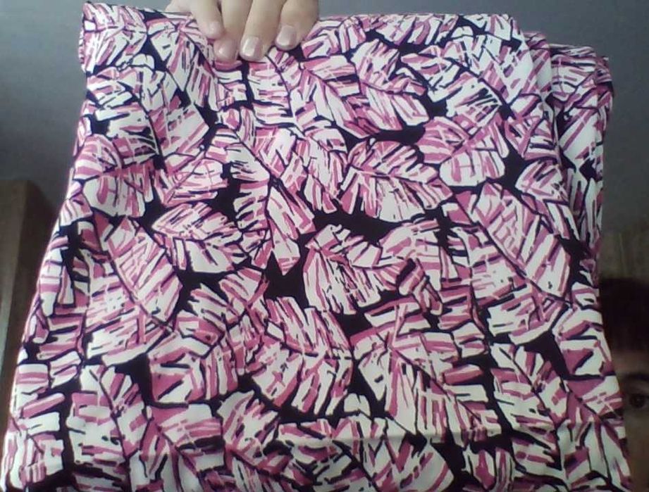 Плат с флорални мотиви