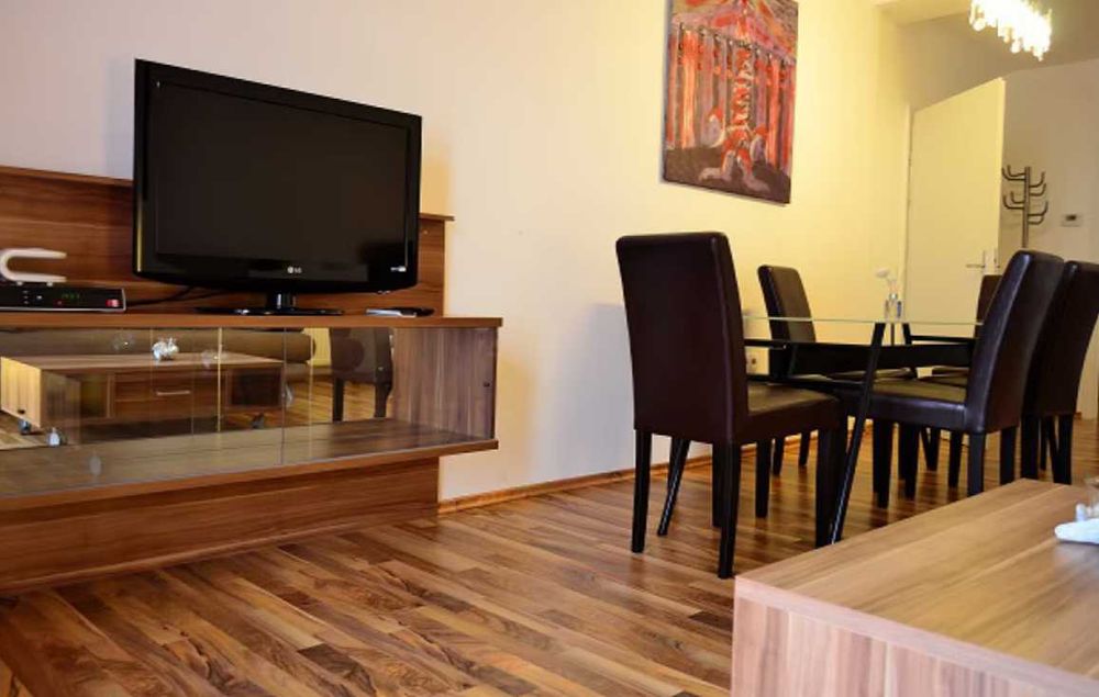 Дава се под наем Тристаен апартамент в Пловдив, Кършияка - 90 кв.м за 321.3 € - Снимка #1