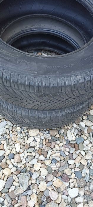 Vând anvelope 2 buc Logan cu jante și 4 buc pentru duster