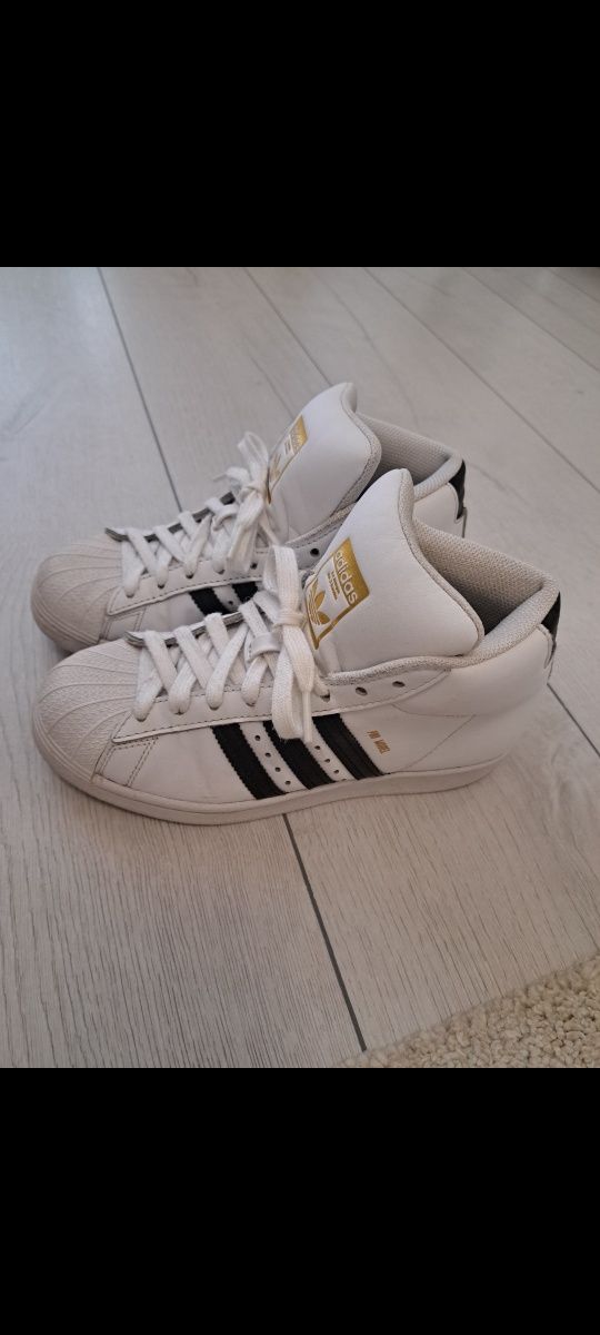 Adidasi adidas piele superstar marimea 36