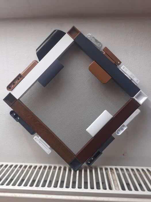 Plase insecte la comandă. Reparatii, reglaje termopane, uși, ferestre.